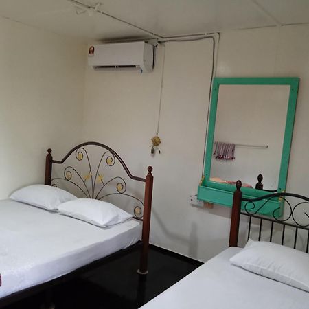 فندق Nazri Nipah Camp Pangkor كامبونج تيلوك نيباه الغرفة الصورة